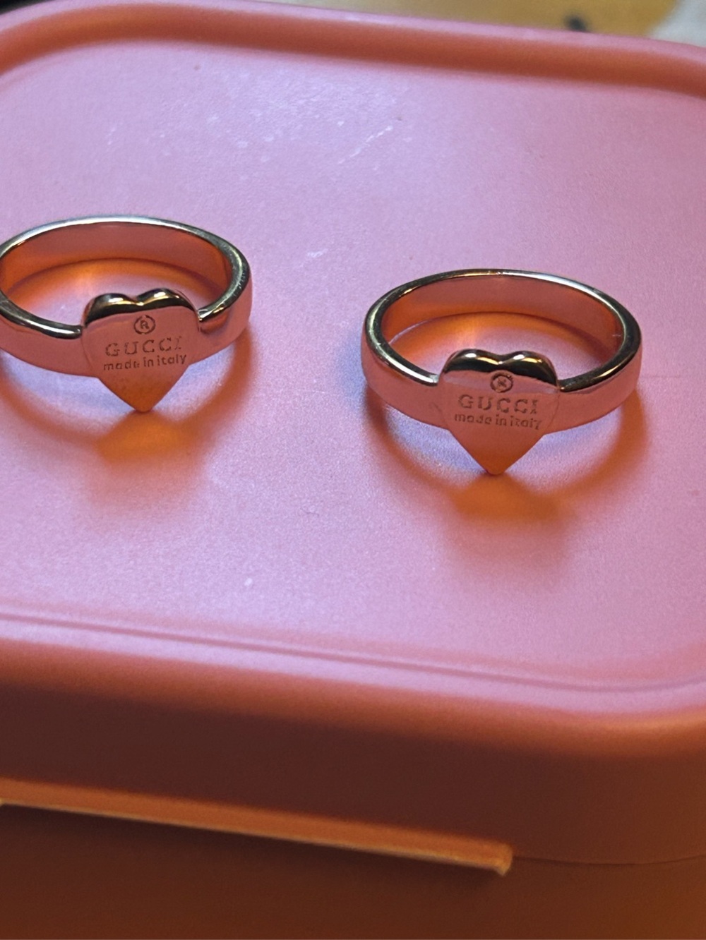 Matching GUCCI Pink Heart Logo Ring - Pink Gold Tone Womenโs Jewelry
